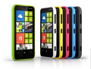 Nokia lanseaza cel mai ieftin telefon cu Windows Phone 8 – Lumia 620