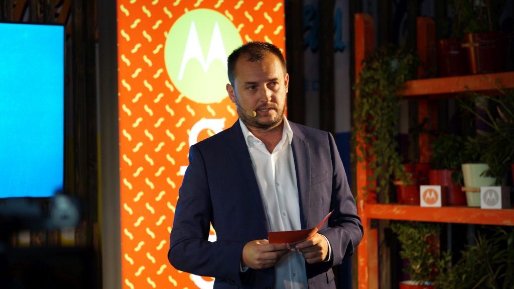 Lansarea Moto Z2 Play în România și noile Moto Mods