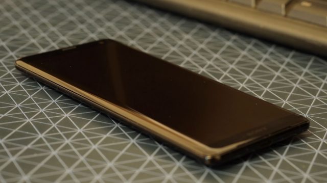Sony Xperia XZ3 în teste