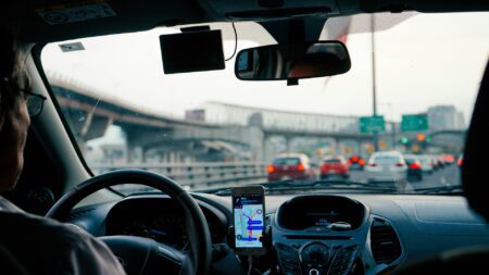 Uber X Share – cea mai economă metodă de ride share acum și în România! Uber